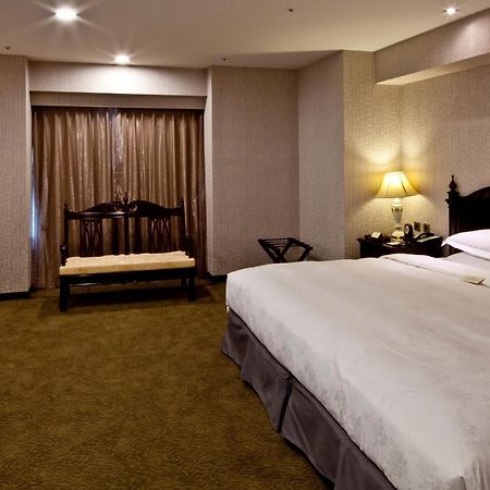 Royal Seasons Hotel Taichung‧Zhongkang Bagian luar foto