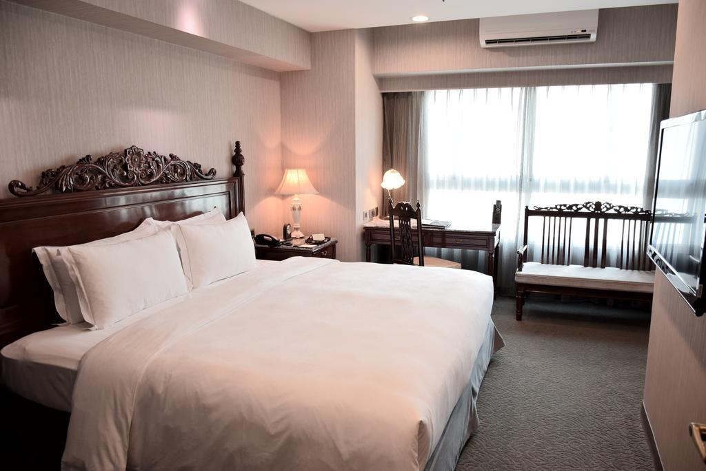 Royal Seasons Hotel Taichung‧Zhongkang Bagian luar foto