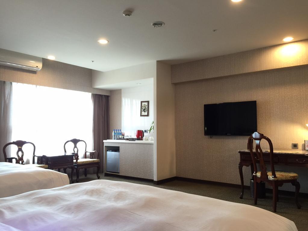 Royal Seasons Hotel Taichung‧Zhongkang Bagian luar foto